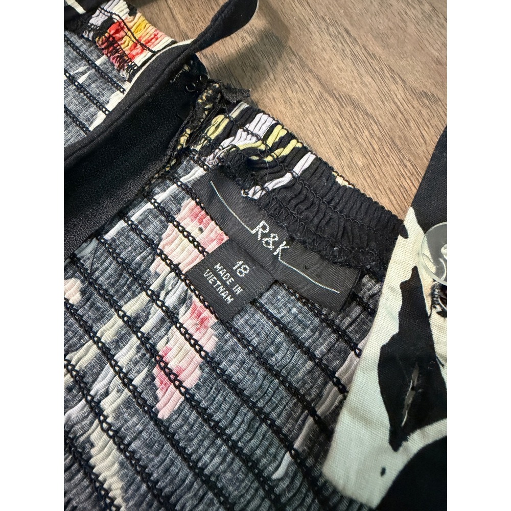 R&K Womens Floral Fit and Flare Sundress Black Sweetheart Smocked Back Size 18 - Picture 2 of 5